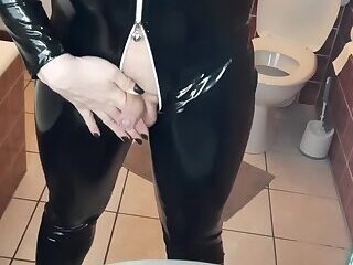 Hot sexy crossdresser needs to piss