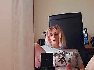 Cumshot on the mirror beautiful shemale Sammy (Samantha sissy world)