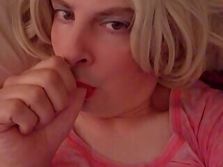 MisteeGrl sissy sucking her thumb