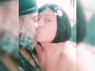 Macho y yo en motel de paso