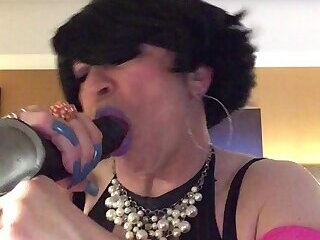 CdTina dildo sucking