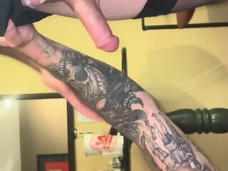 I suck off tattooed white cock in his hotel room