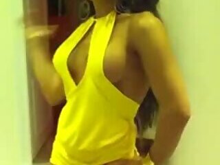 Melis - big cock amateur tranny in yellow dress