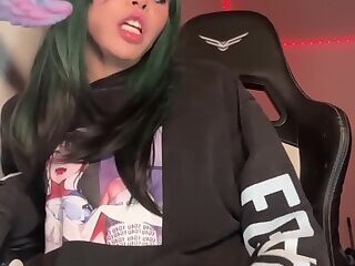 hot shemale cum. name?