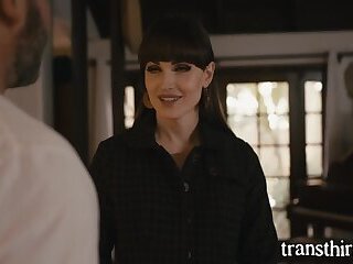 Trans Babe Gets A Perfect Massage And Pounding