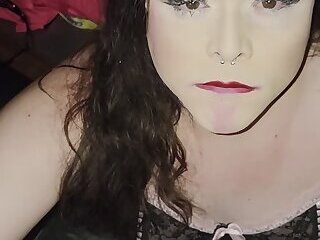 Riley cumslut in booth