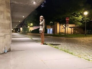 I piss in my business outfit on my nylonlegs