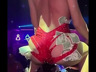 Cute CD Dancer