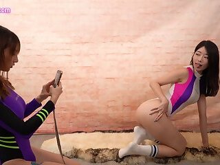 AB148 Ellie Fans owal worship and strap on play -台灣臀后Ellie粉絲調教實錄-舔到高潮後被假屌爆操