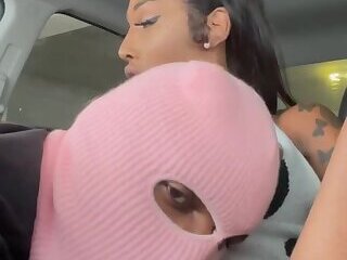 Baggyaltiffxxx facefuck guy in car 2