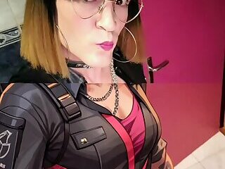 Transvestite Mrs.🤶🏻Claus And Her Big Cock In Miniskirt. VaneSsaBiTCHx PariSChienneTrvprod91