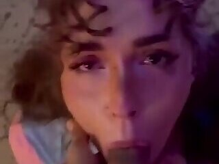 Pretty Snowbunny Deepthroats BBC & Choqes On It With No Gag Reflex! She Does It With Passion