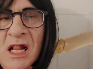 Dildo training for old slut