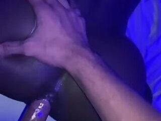 Sesión BDSM intensa para la joven