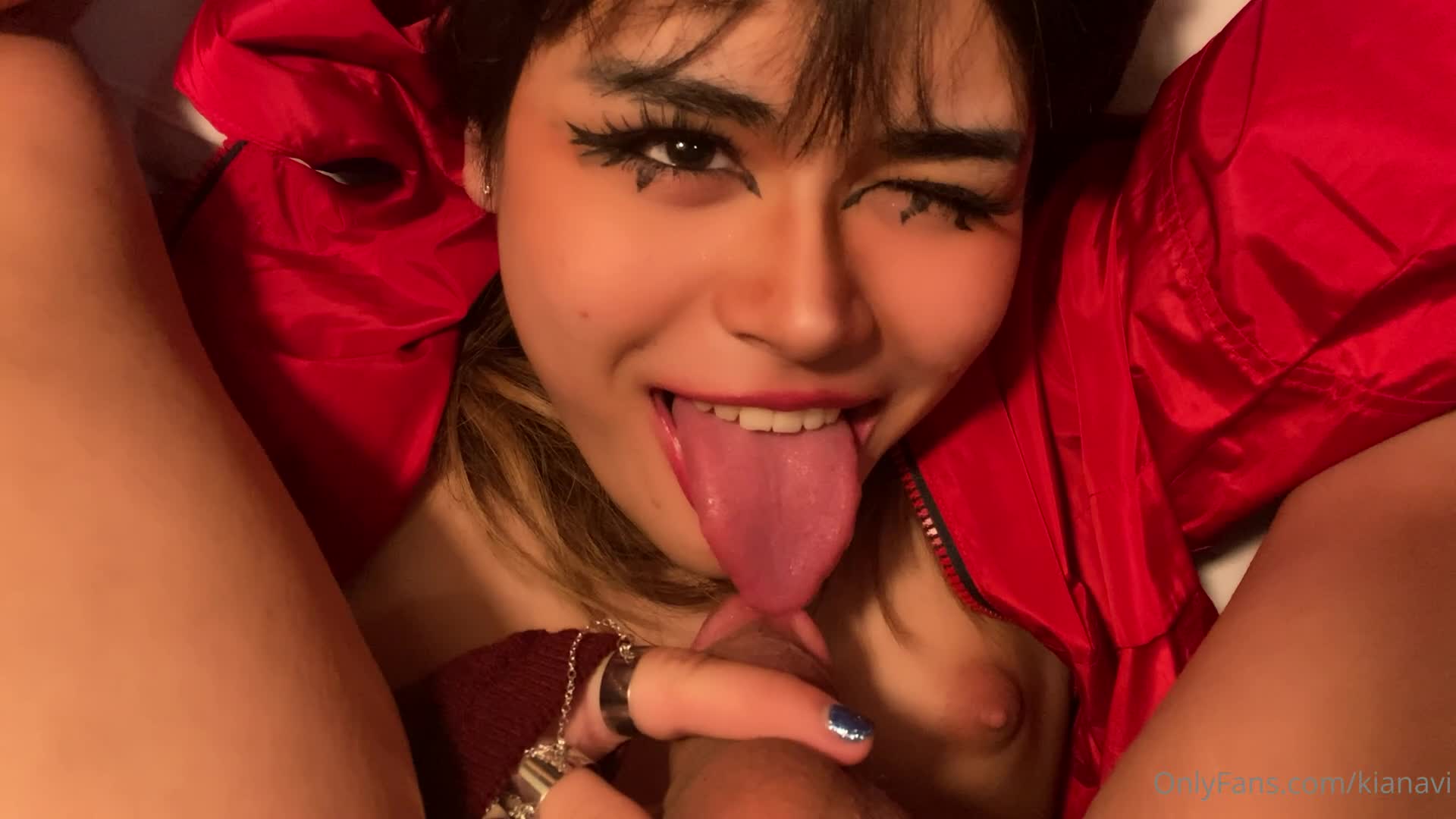 Kiana Vi Self Facial - aShemaletube.com