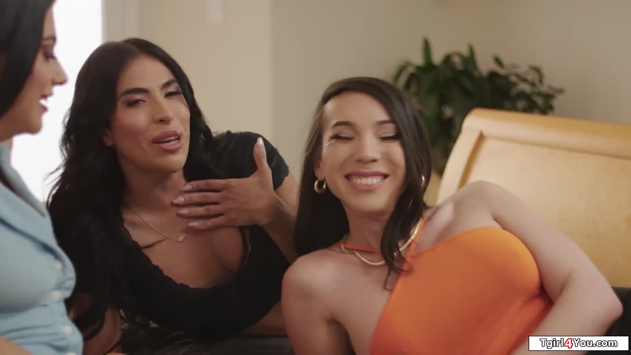 Babe is in the middle of two hot tgirls