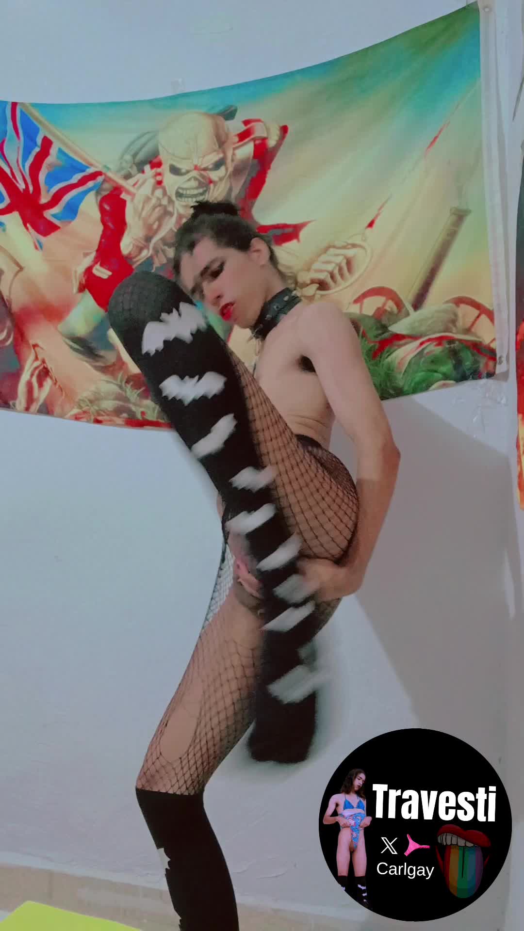 Novinho ama dar o cu querendo leite no cuzinho safado magrinho excitado