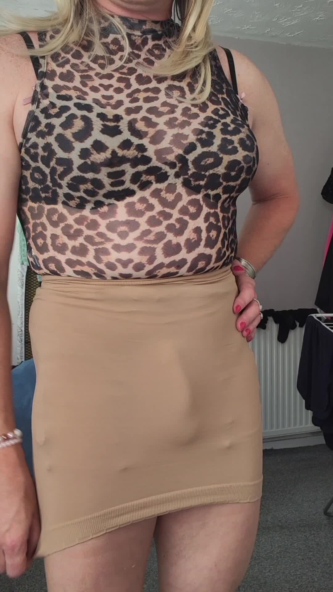 Holly's got a Skirt bulge and panty play