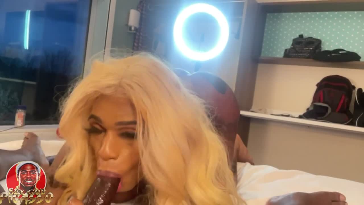 VonFawkNTrans Fucks New Orleans Tranny @jadafineasss