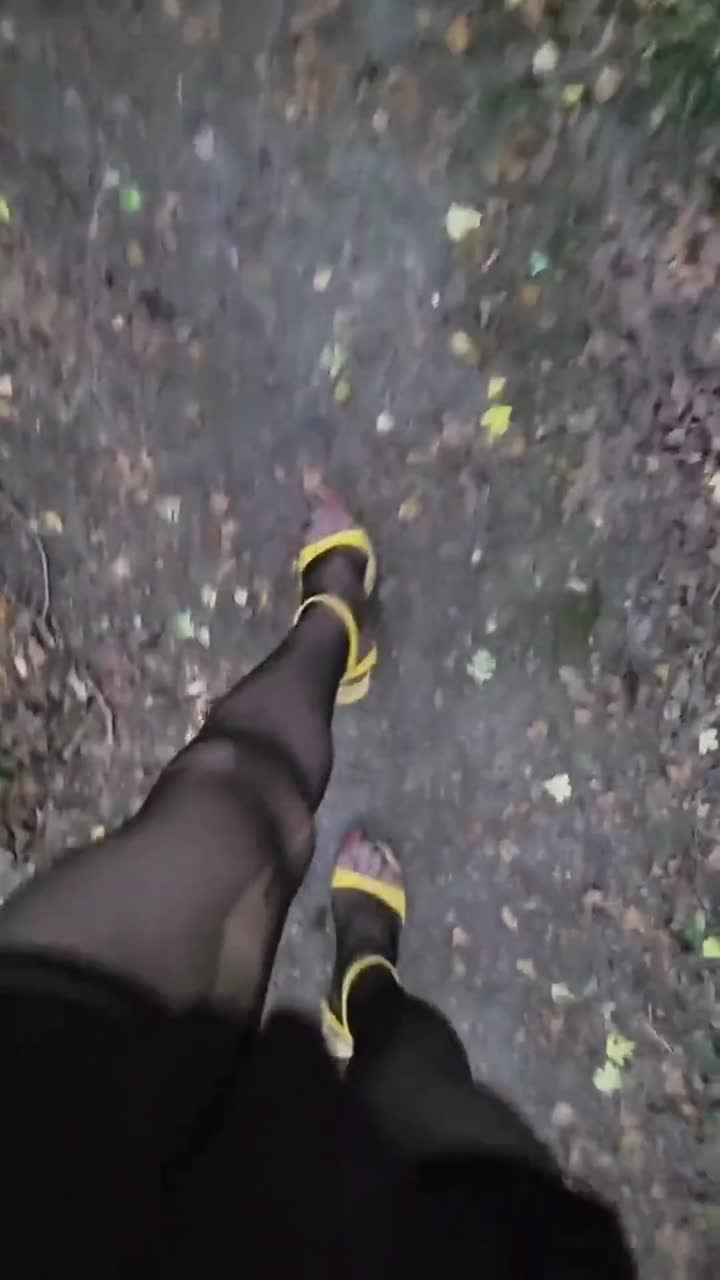 Balade Dans Les Bois Pour La Victoire Du Psg Qui Se Termine Avec Du Sperme Pleins La