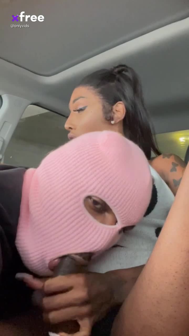 Baggyaltiffxxx facefuck guy in car 2